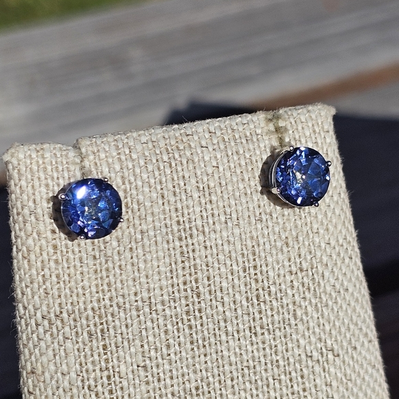 NWB Diamonique amethyst stud earrings - Picture 4 of 7